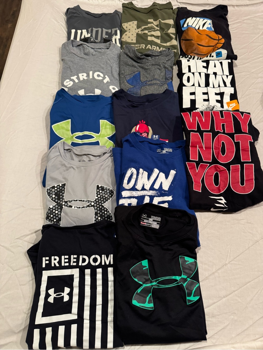 Boys Nike & Under Armour T-Shirt Lot - Youth Medium - 13 Shirts